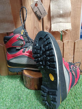 Cargar imagen en el visor de la galería, MULAZ VIBRAM ▷ La Mejor Suela para Alpinismo 2025